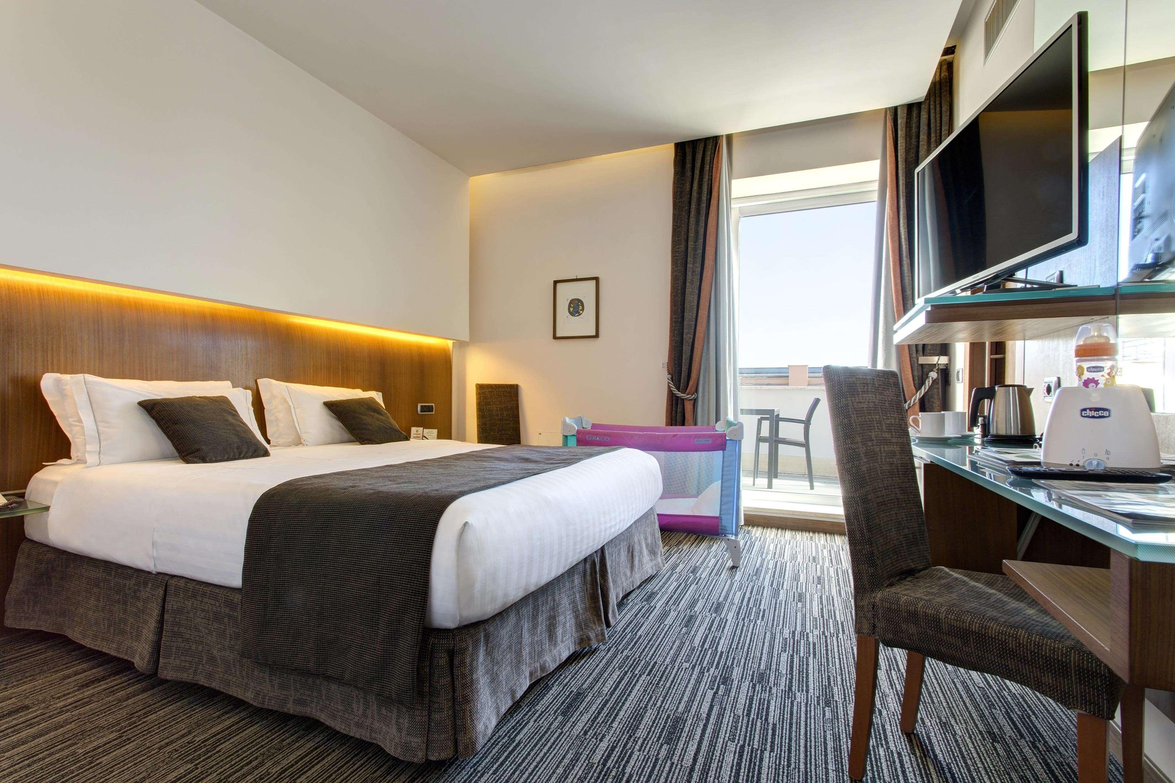 Best Western Plus Hotel Universo Rome Exterior photo